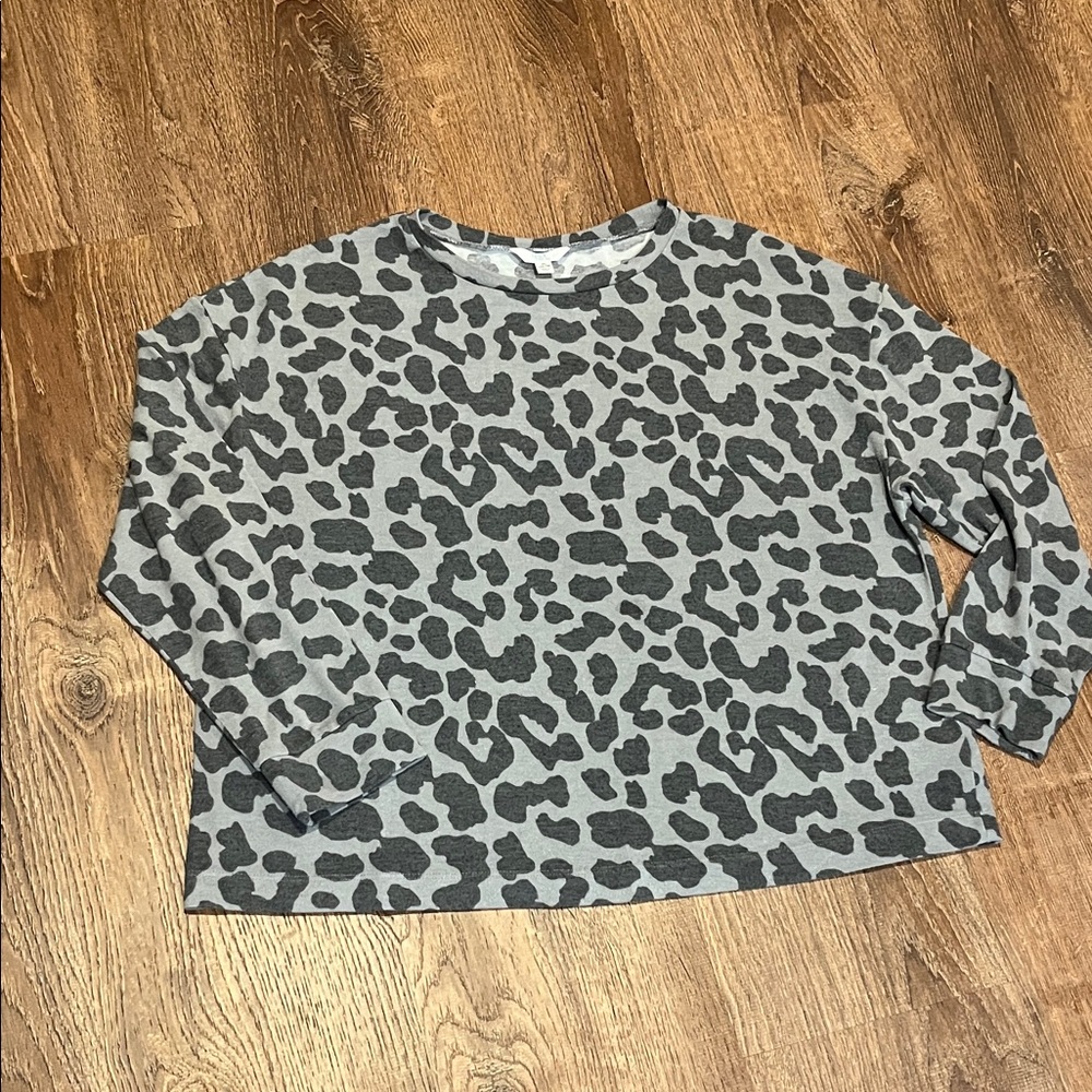 Time and Tru XL soft Gray Animal Print Top